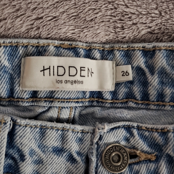 Hidden Distressed Jeans - Picture 6 of 7